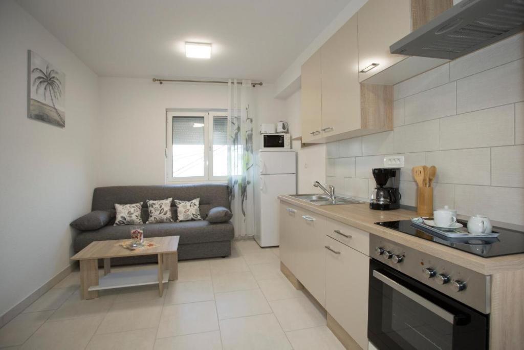 Apartments Panorama With Seasonal Pool Slatine Luaran gambar