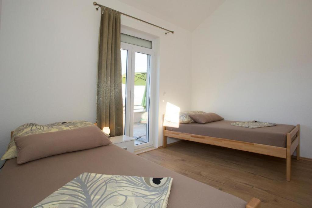 Apartments Panorama With Seasonal Pool Slatine Luaran gambar