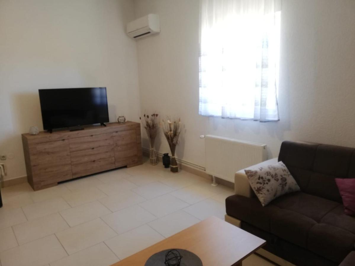Apartments Panorama With Seasonal Pool Slatine Luaran gambar