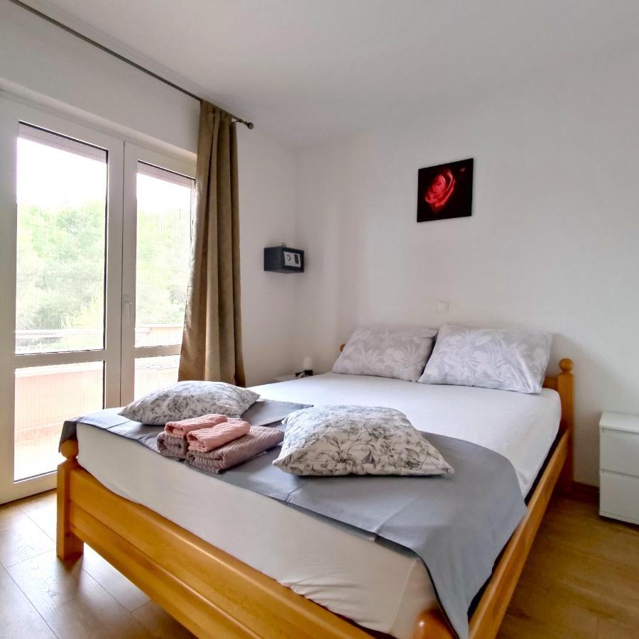Apartments Panorama With Seasonal Pool Slatine Luaran gambar