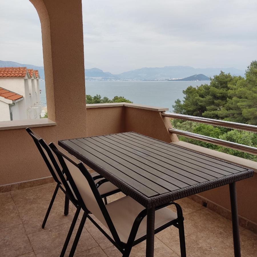 Apartments Panorama With Seasonal Pool Slatine Luaran gambar