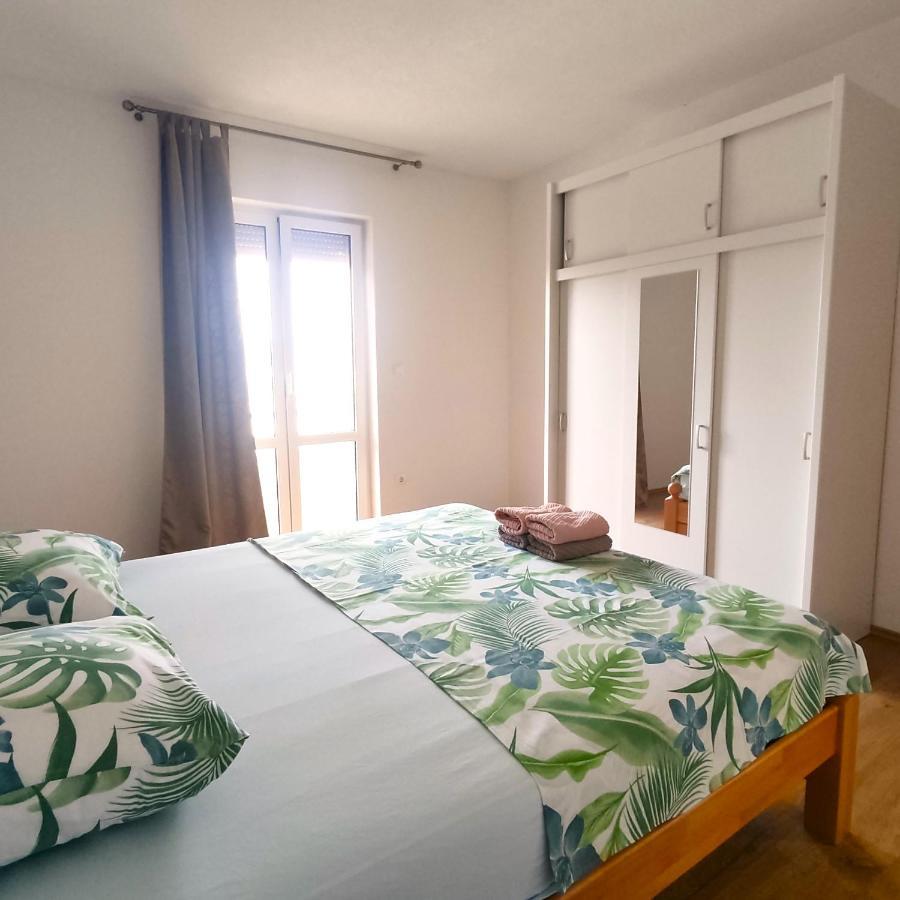 Apartments Panorama With Seasonal Pool Slatine Luaran gambar