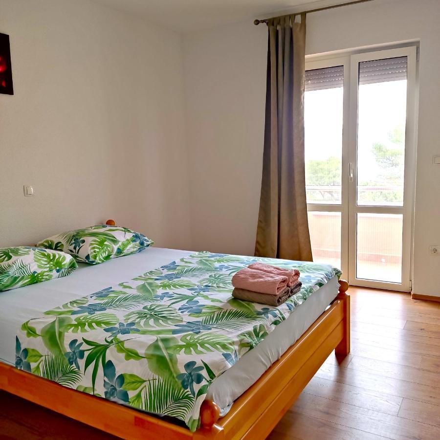 Apartments Panorama With Seasonal Pool Slatine Luaran gambar